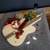 Holzschneidebrett in Form einer Gitarre, Massivholz, 45x20x2 cm
