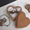 Dřevěná krabička ve tvaru srdce, masivní dřevo, 8x3 cm