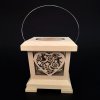 Dřevěná lucerna s motivem srdce, masivní dřevo, 9x9x9 cm