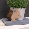 Dřevěná veverka s kůrou 10 cm