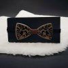 937 dreveny motylek k obleku krajka s hnedou stuhou 11 cm