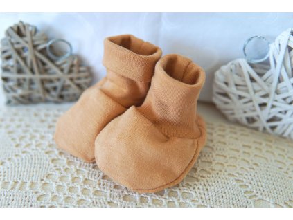 Bavlněné kojenecké capáčky, skořicové