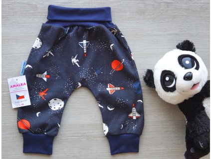 Bavlněné rostoucí tepláčky, vesmír