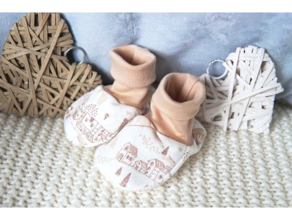 Kojenecké bavlněné capáčky, pohádková krajina