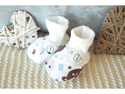 Bavlněné capáčky pro miminko, Méďa s písmenky