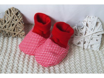 Bavlněné capáčky pro miminko, červený tisk