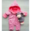 Zateplená dívčí kombinéza korálová, obláčky v.56-62