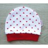 Bavlněná nasazovací čepička, červené srdíčka