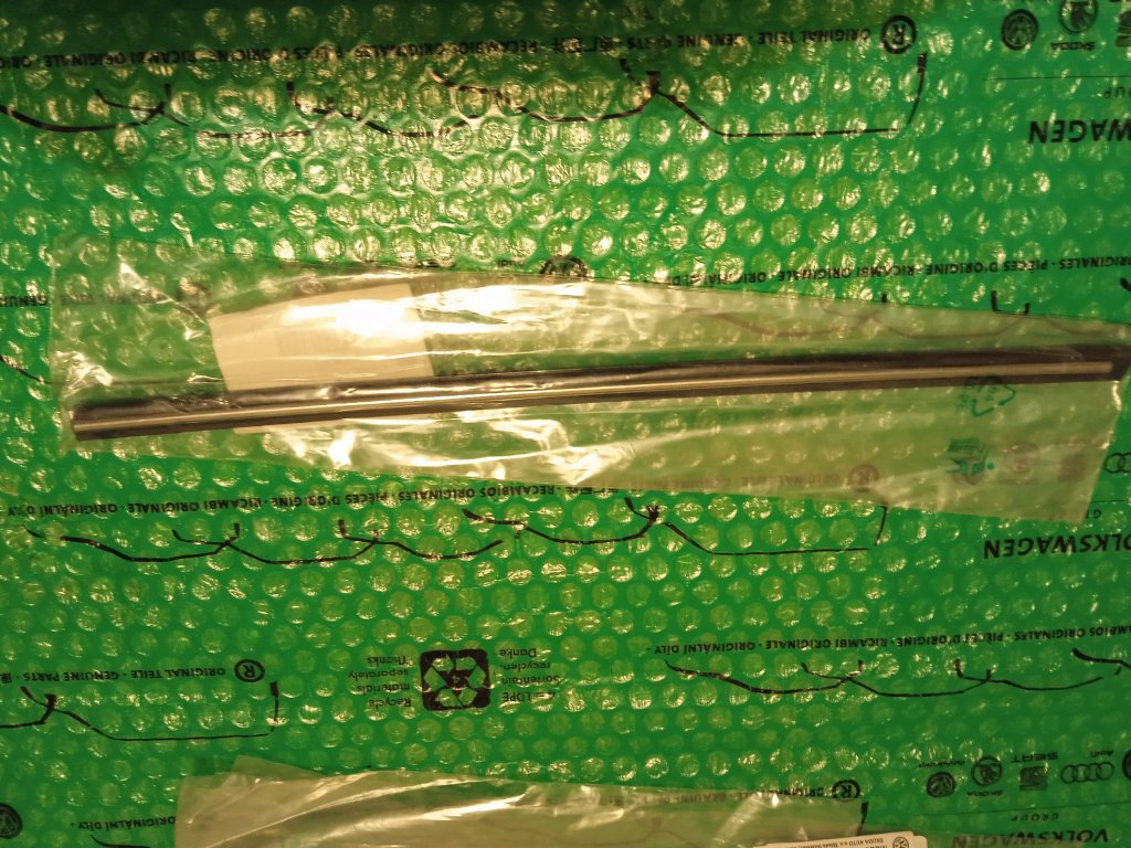 Lišta přední masky levá Škoda Felicia před FL 6U0853661