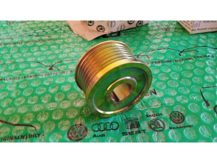 řemenice alternátoru Škoda Felicia s posilovačem, klimatizací 004003226A