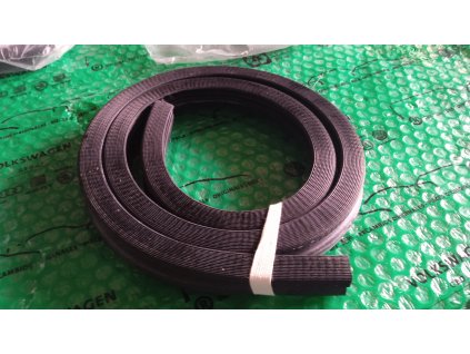 těsnění zadních dveří uprostřed 1320mm Škoda Felicia Pick-Up 6U7827971A