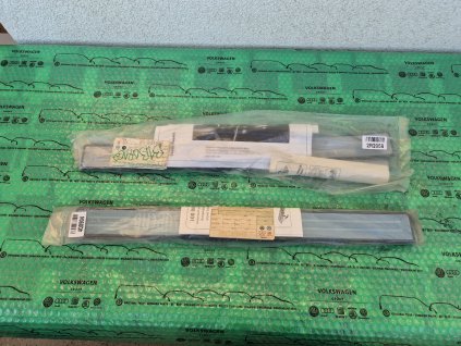 ozdobné prahové lišty Škoda Superb I (3U) KDA500001