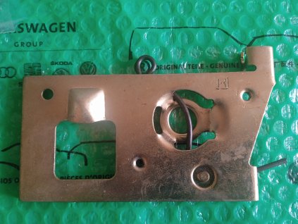 spodní díl uzávěru přední kapoty Škoda Felicia -12/97 6U0823509