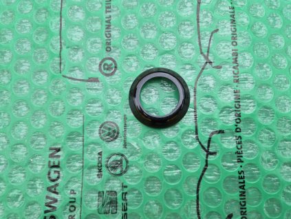 kroužek zámku dveří lakovaný (18) Škoda Felicia po FL od 01/98 6U0837111