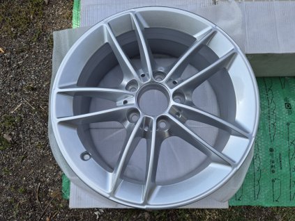 sada 4kusů 16" alu disků (6,5Jx16 H2 ET44) s 5 dvojitými paprsky vanadově stříbrná Mercedes Benz A W177, B W247,  CLA C118 Coupé, X118 Shooting Brake A17740101007X45