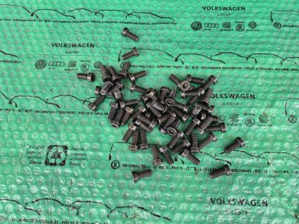 šroub pojezdu (kolejnice) sedadla M8X18 Škoda Favorit, Felicia N90789301