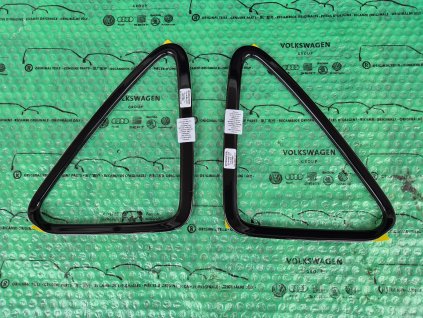 ozdobné rámečky předních mlhovek fantomově černá Hyundai i20 (BC3) Q0390ADE00BL