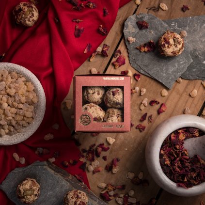 Vonné kuličky Premium Sagrada Madre - kadidlo a růže