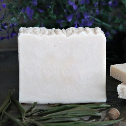 Olivové mýdlo – přírodní mýdlo s olivovým a mandlovým olejem, bez parfemace, s extraktem olivových listů