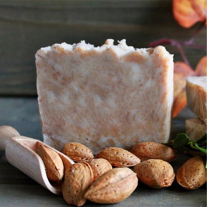 Mandlový tuhý šampon s kofeinem – přírodní šampon pro růst vlasů a zdravou pokožku hlavy