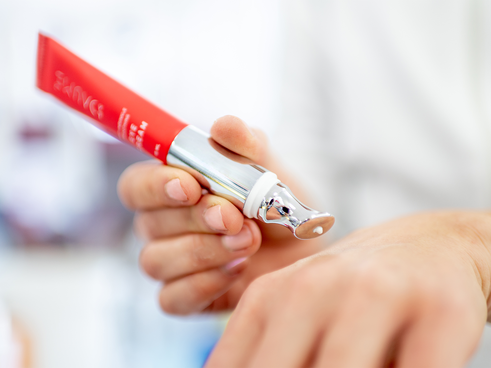 Vrásky a kruhy pod očima? Řešení, které funguje okamžitě!