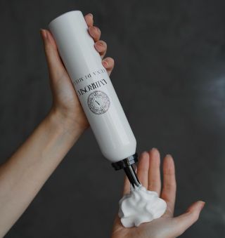 ✨ Luna Di Miele – intenzivní péče pro krásné vlasy Kolagen, kakaové máslo a restrukturalizační složení dodají vlasům...