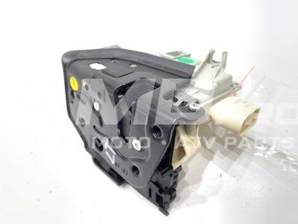 719878 683ac24b949c0