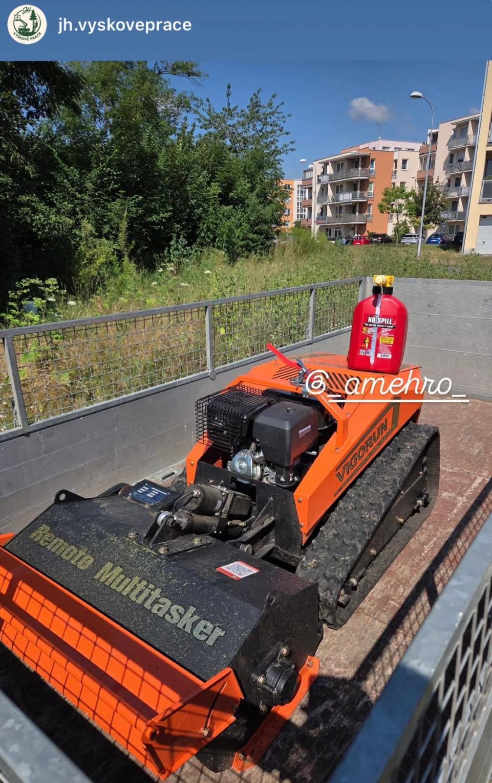Kanystr No-Spill u profesionální techniky firmy JH výškové práce