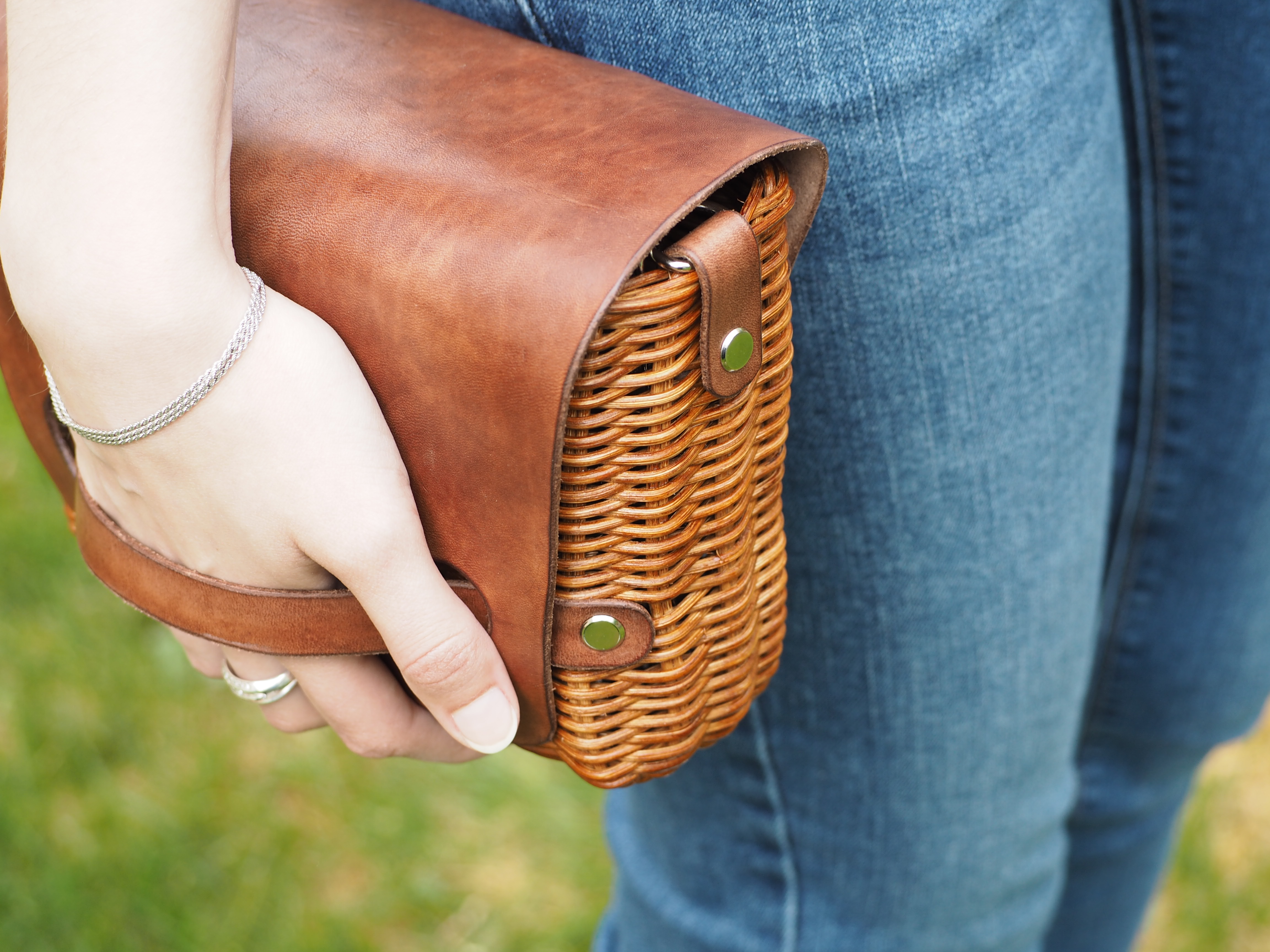 Proutěné kabelky, nejen letní hit