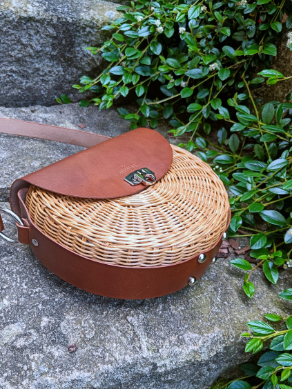 Vlasta s uchem - hnědá