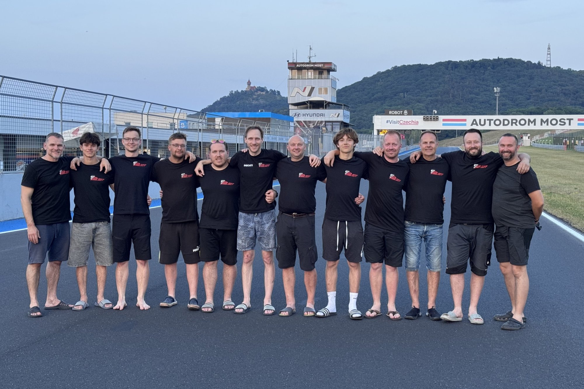 Euromoto Most: 70 °C na asfaltu, technické výzvy a další důležitý krok vpřed pro SP race project