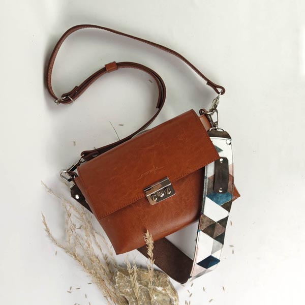 Ako si vybrať koženú kabelku