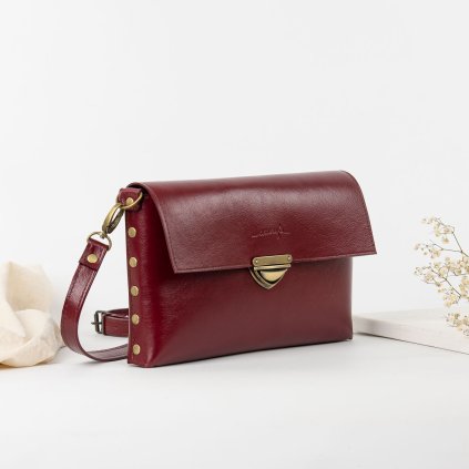 Kožená crossbody kabelka strednej veľkosti od Ammyla