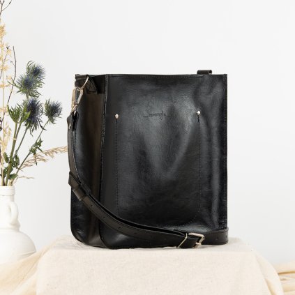 Kožená crossbody kabelka strednej veľkosti od Ammyla
