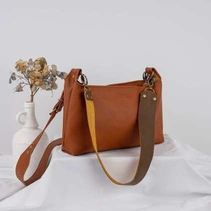 Ručne šitá kožená kabelka na rameno aj crossbody by Ammyla