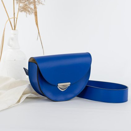 Malá, ručne šitá kožená crossbody kabelka od slovenskej značky Ammyla