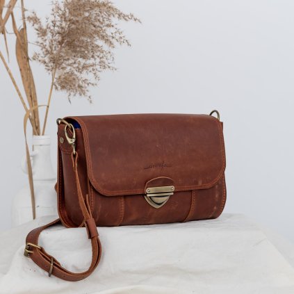 Kožená crossbody kabelka strednej veľkosti od Ammyla
