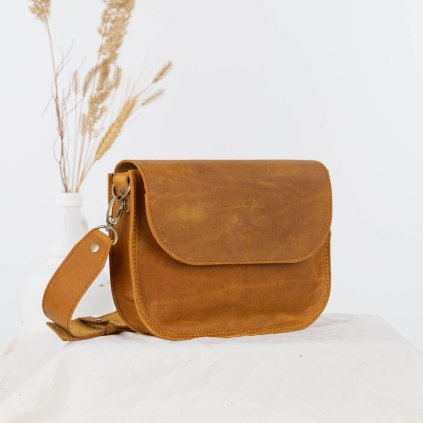 Kožená crossbody kabelka strednej veľkosti od Ammyla