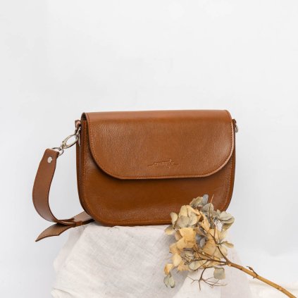 Malá, ručne šitá kožená crossbody kabelka od slovenskej značky Ammyla
