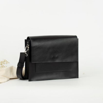 Kožená crossbody kabelka strednej veľkosti od Ammyla