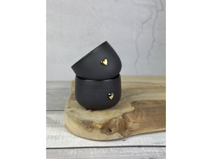 Kalíšek černý, zlaté srdce