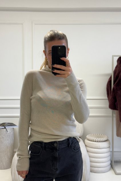 Světlý roláček Ola