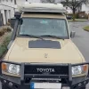 Toyota Land Cruiser 70 GRJ78 - solárny panel na kapotu Lensun 60 W