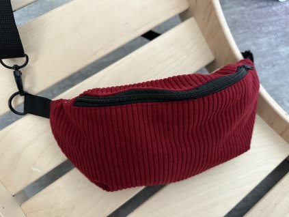 LEDVINKA MANŠESTR TMAVĚ ČERVENÁ