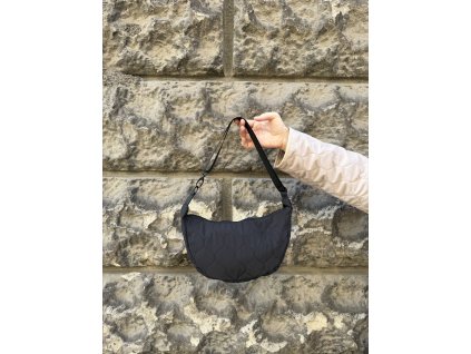Kabelka half moon ČERNÁ