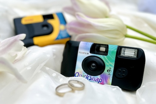 Zachyťte neopakovatelné okamžiky svatby s jednorázovými fotoaparáty