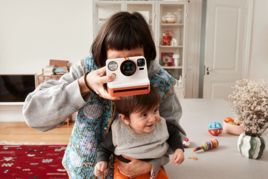 Fotoaparáty Polaroid Now Gen 3 a Polaroid+ Now Gen 3 pro ještě ostřejší a živější snímky