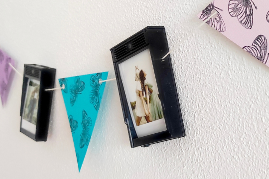 Girlanda z prázdných kazetek od filmů instax™