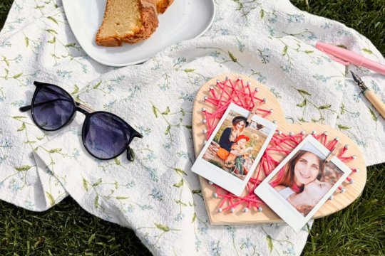 DIY dřevěné srdce s fotkou instax™ - originální dárek krok za krokem