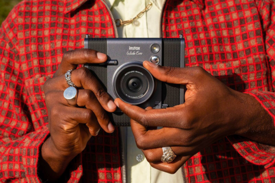 Instax Wide EVO - udělejte z každé fotky mistrovské dílo